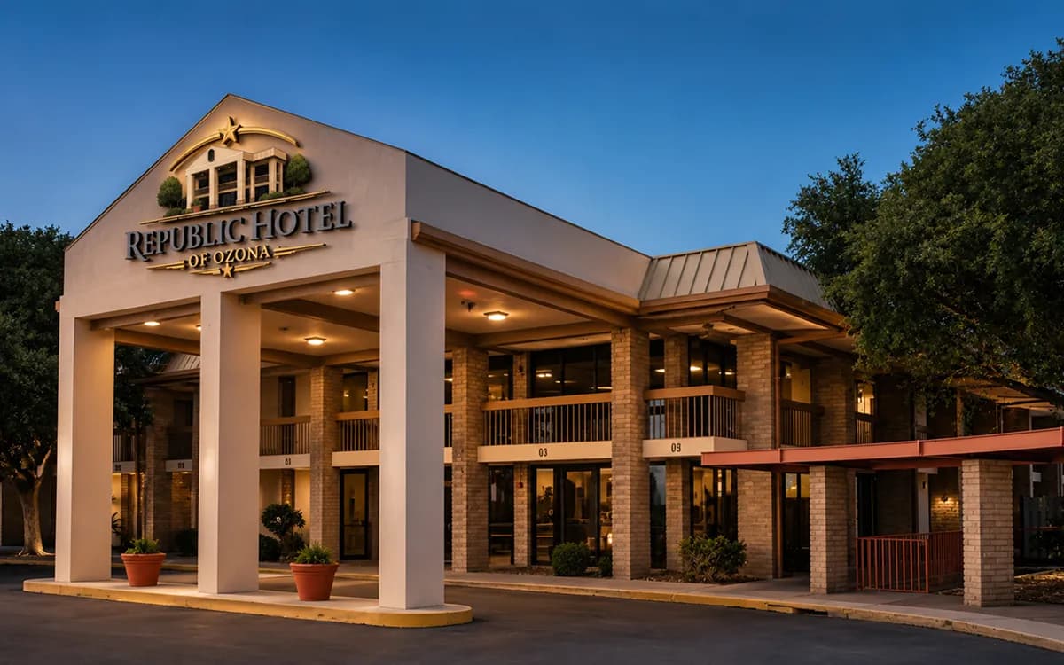 Republic Hotel Exterior